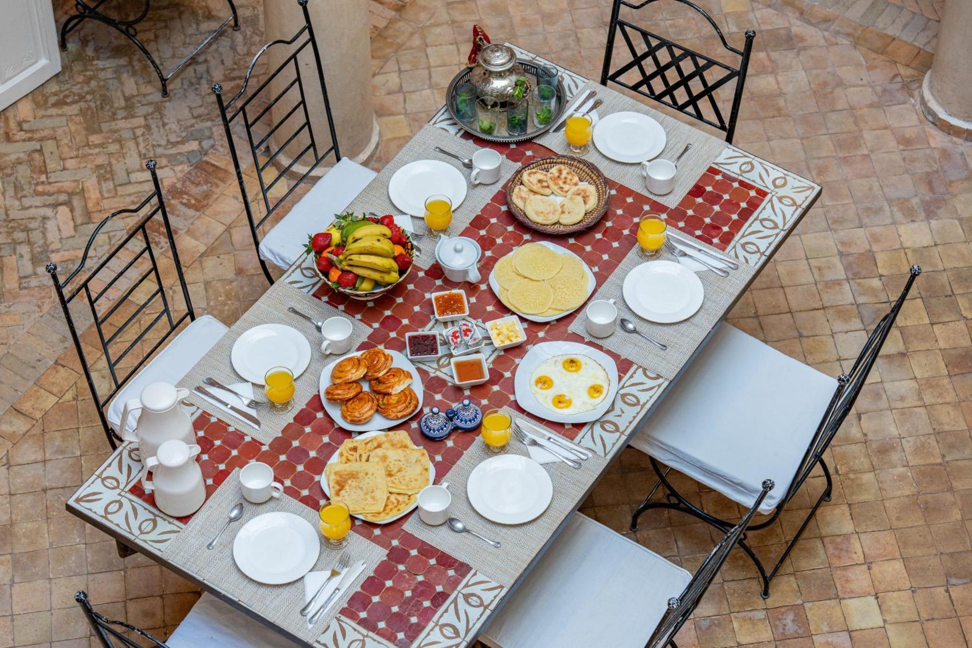 Riad Awinati Location Privatisee ,Piscine Chauffee , Beau Rooftop Marraquexe Exterior foto