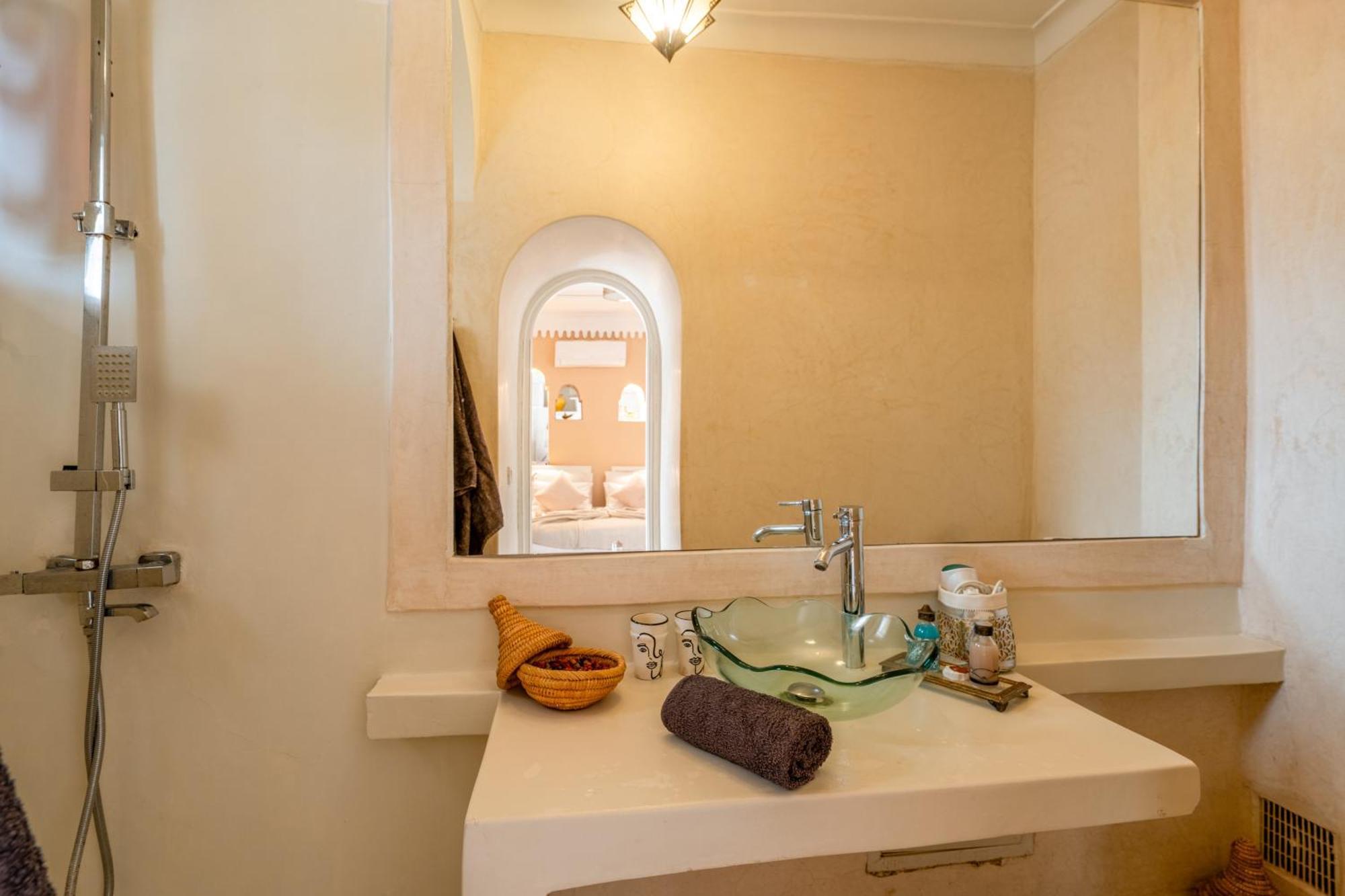 Riad Awinati Location Privatisee ,Piscine Chauffee , Beau Rooftop Marraquexe Exterior foto