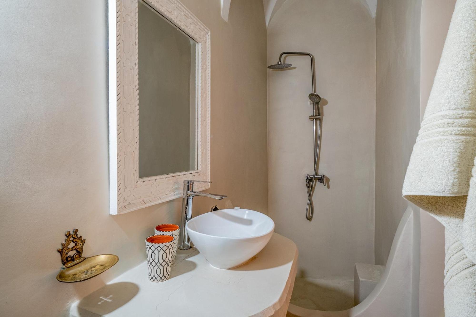 Riad Awinati Location Privatisee ,Piscine Chauffee , Beau Rooftop Marraquexe Exterior foto