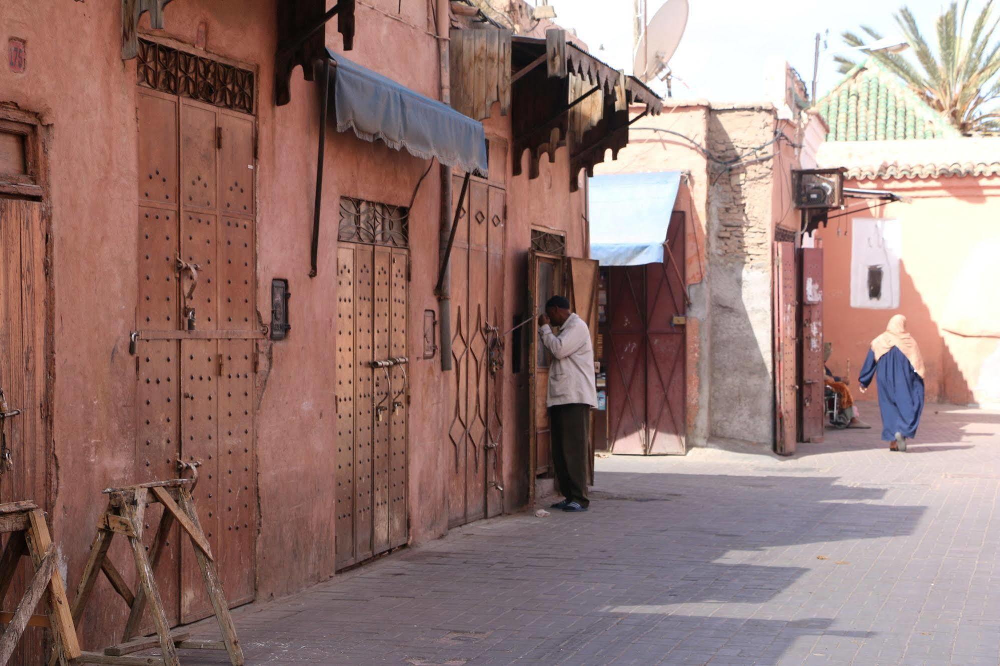 Riad Awinati Location Privatisee ,Piscine Chauffee , Beau Rooftop Marraquexe Exterior foto