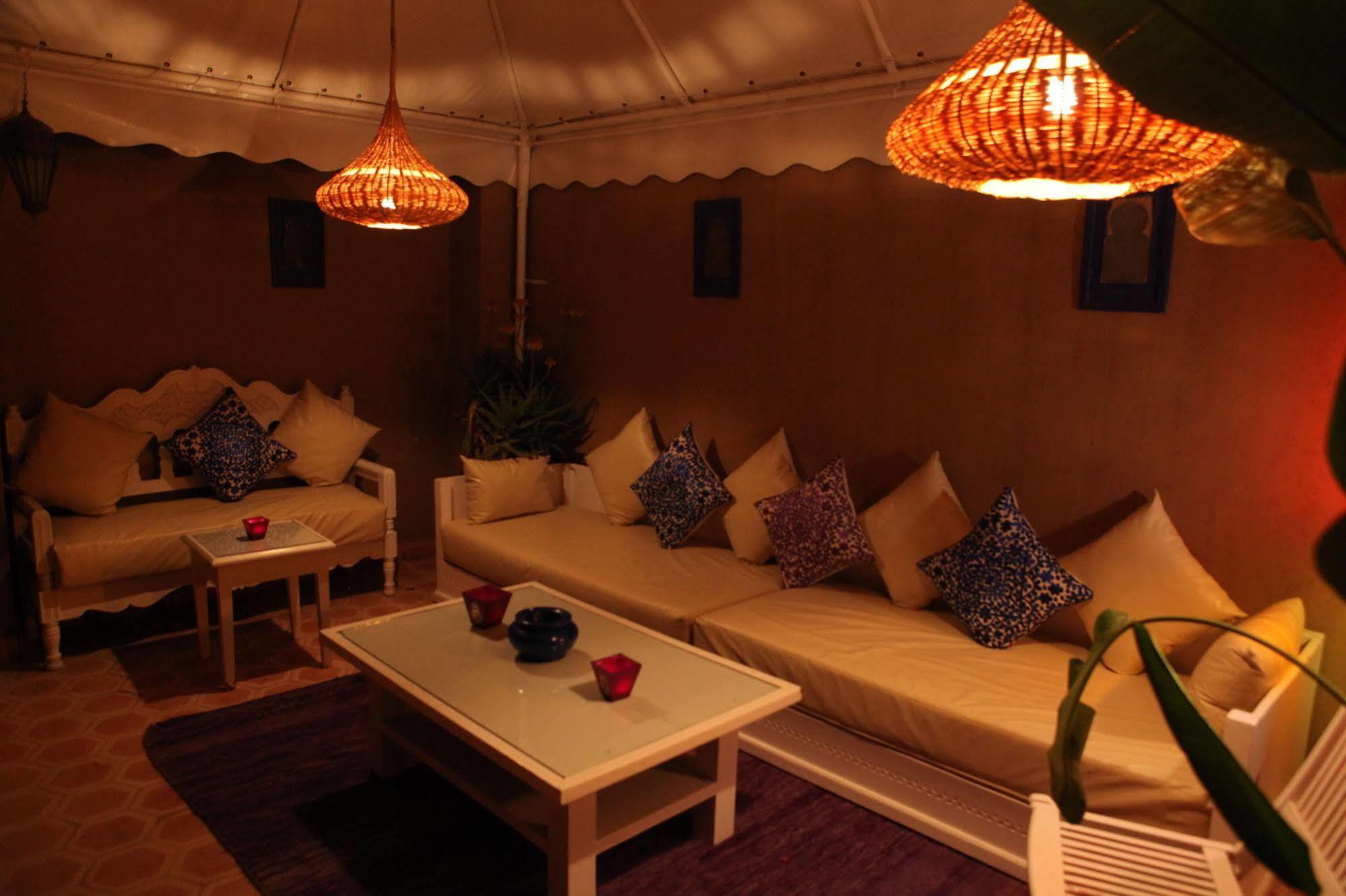Riad Awinati Location Privatisee ,Piscine Chauffee , Beau Rooftop Marraquexe Exterior foto