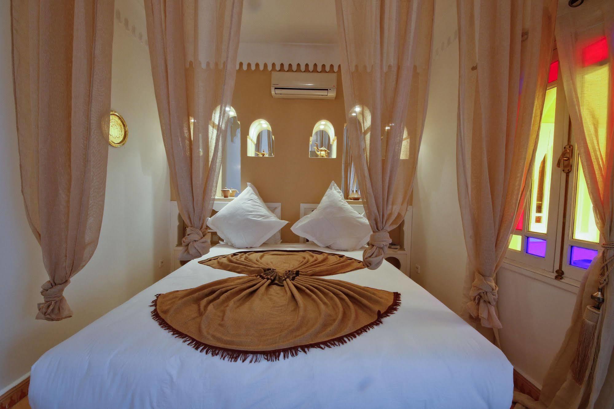 Riad Awinati Location Privatisee ,Piscine Chauffee , Beau Rooftop Marraquexe Exterior foto